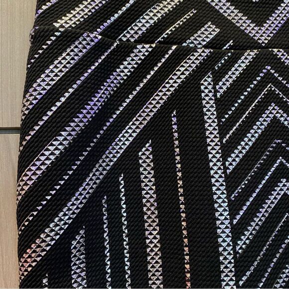 LuLaRoe Black Silver Cassie Pencil Skirt Large NWT - Picture 5 of 6
